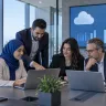 Allée de datacenter hébergeant des serveurs cloud