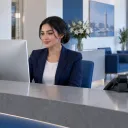 Équipe ALLSAFE SOLUTIONS en réunion autour d’un ordinateur portable