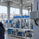 Équipe ALLSAFE SOLUTIONS en réunion autour d’un ordinateur portable